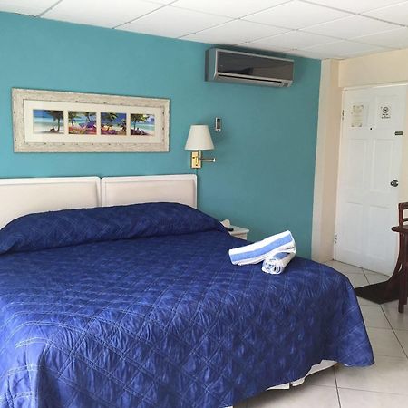Southern Surf Beach Apartments Rockley Eksteriør billede