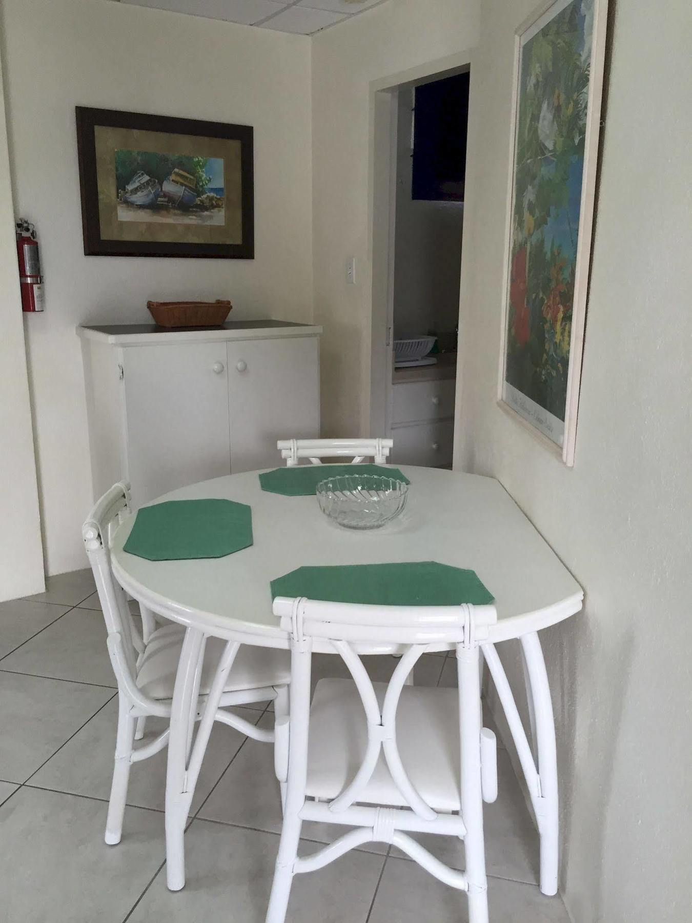 Southern Surf Beach Apartments Rockley Eksteriør billede